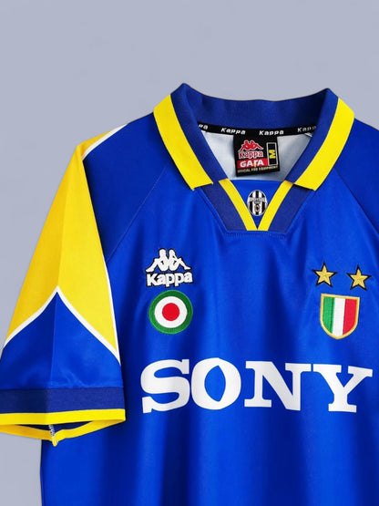 Juventus 1995/96 Away Jersey